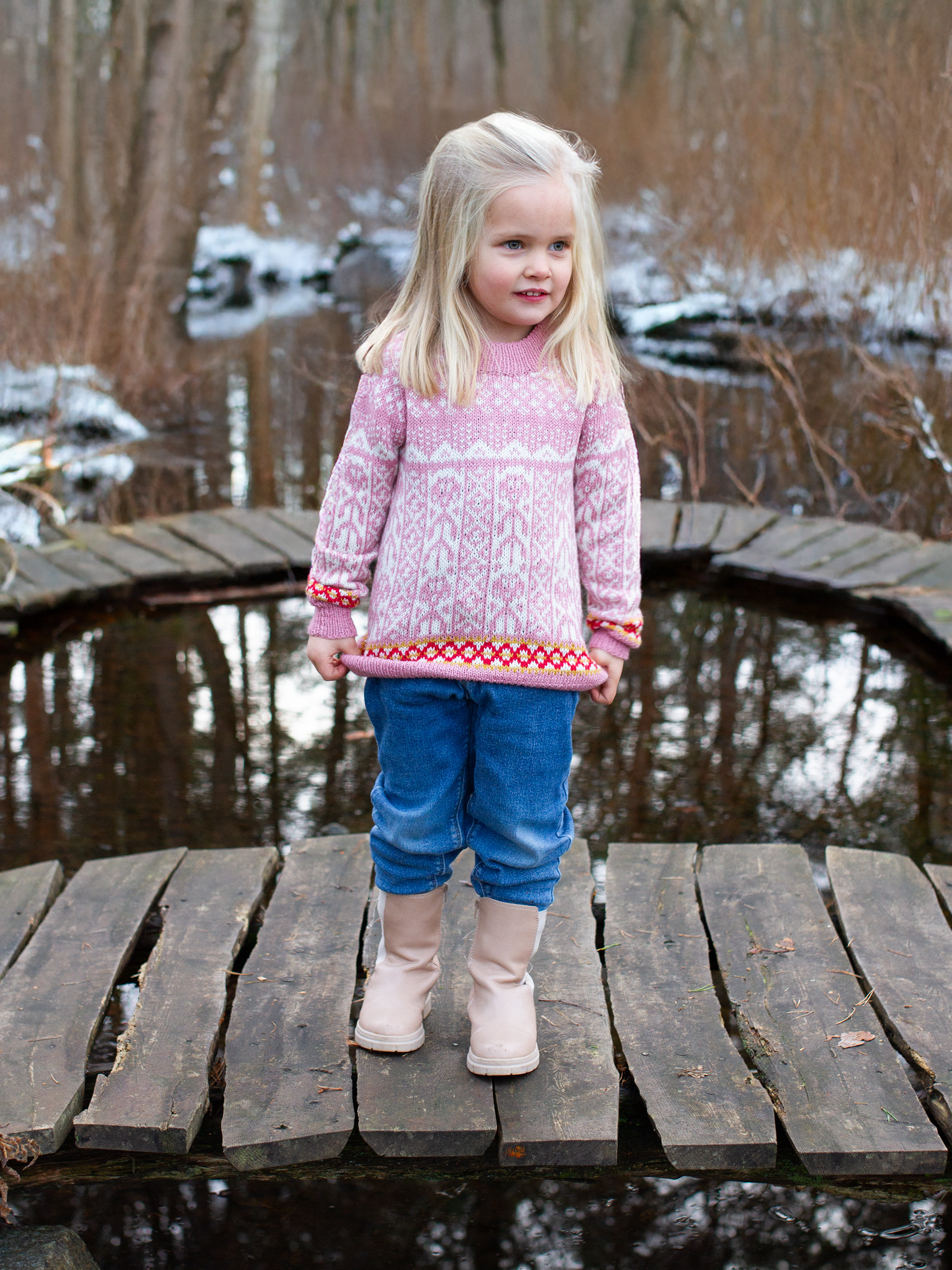 521K-08b FLÅM sweater mini