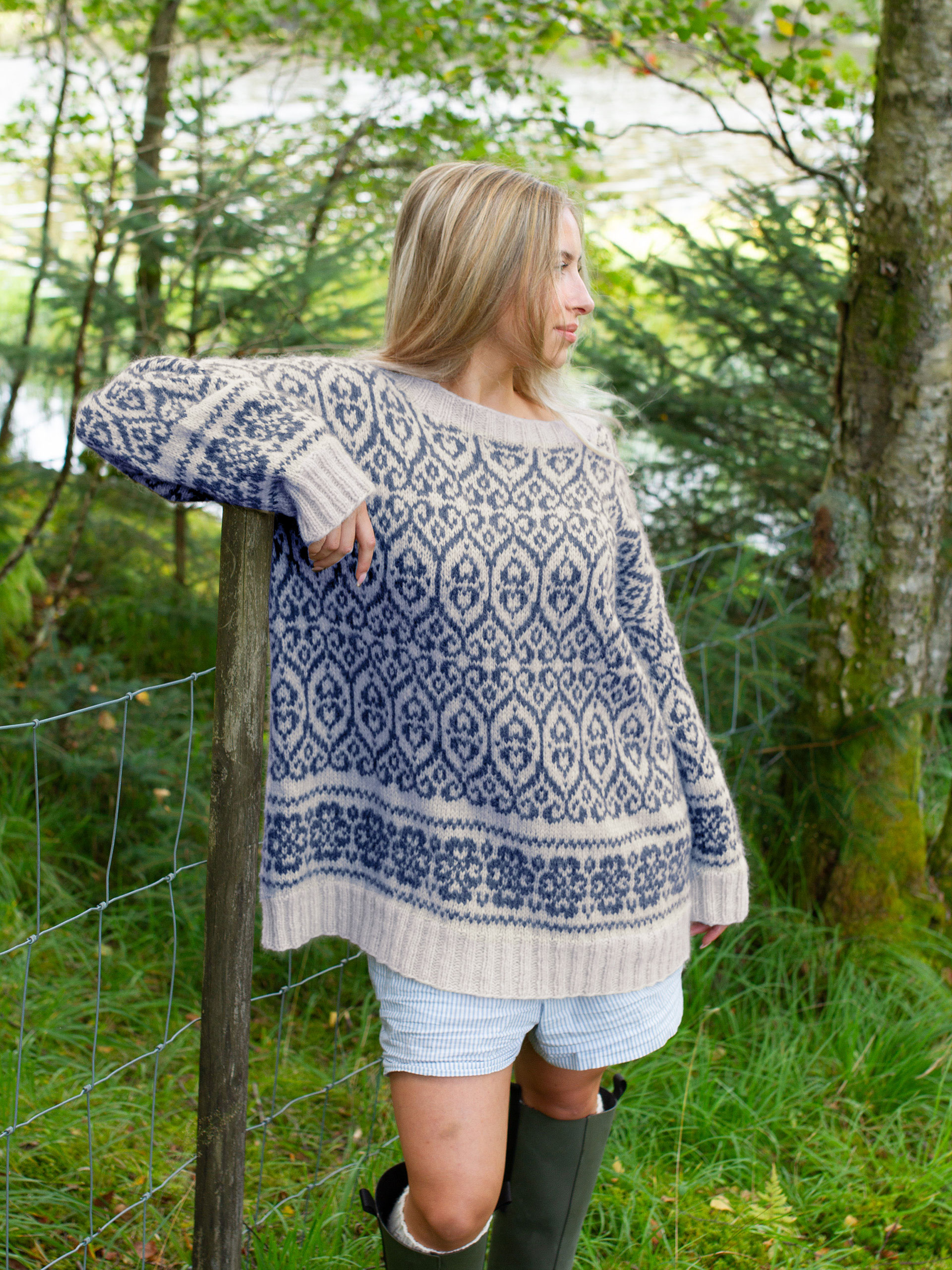 425K-02 FLID sweater vol.1 natur mørk blå