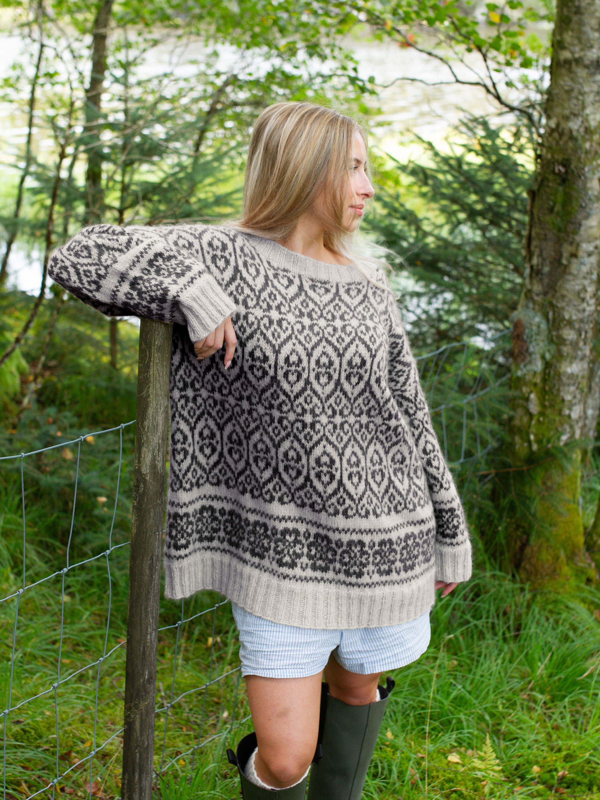 425K-02 FLID sweater vol.1 sand svart