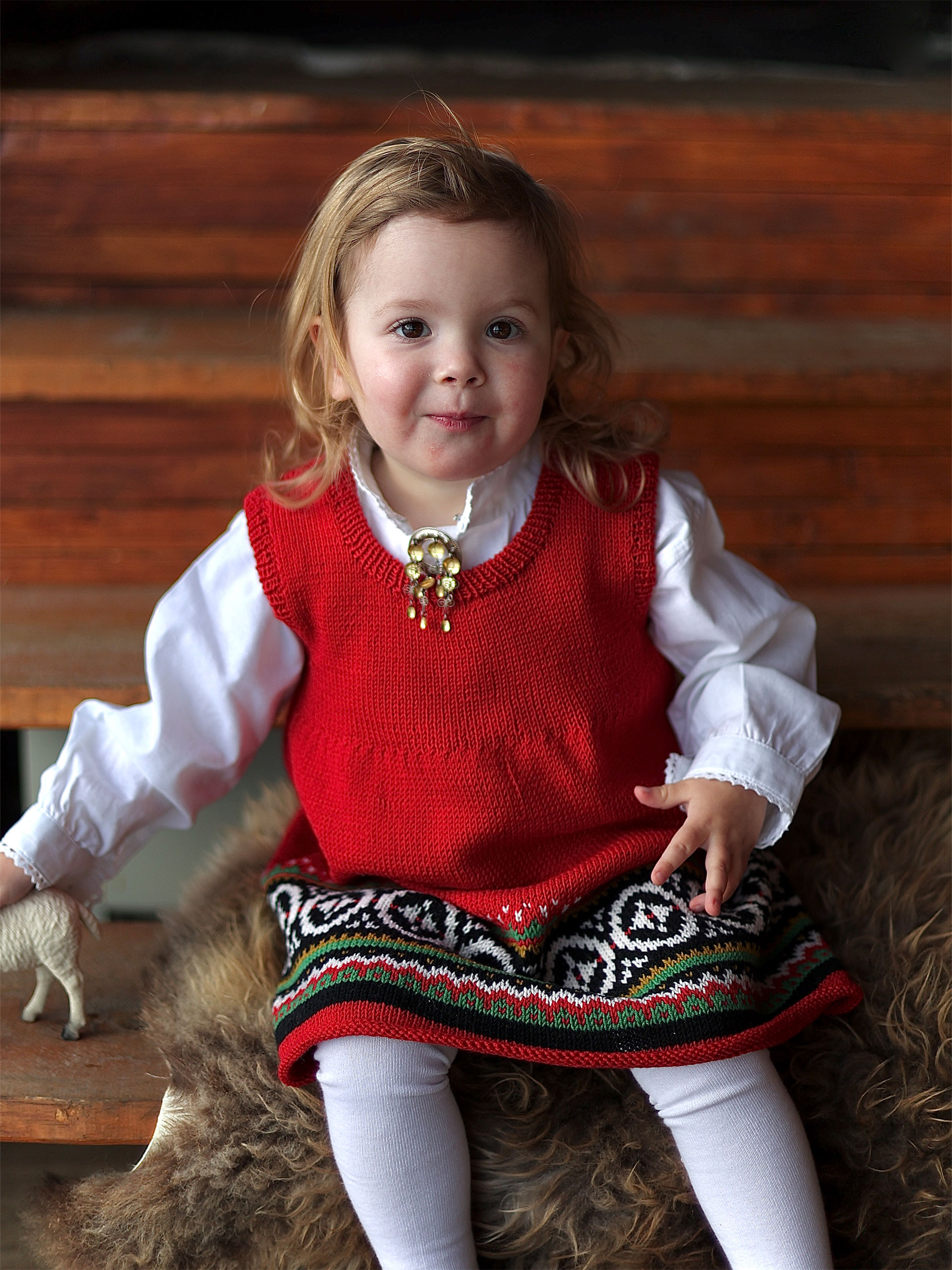 321S-02b GAARD ærmeløs festdragt