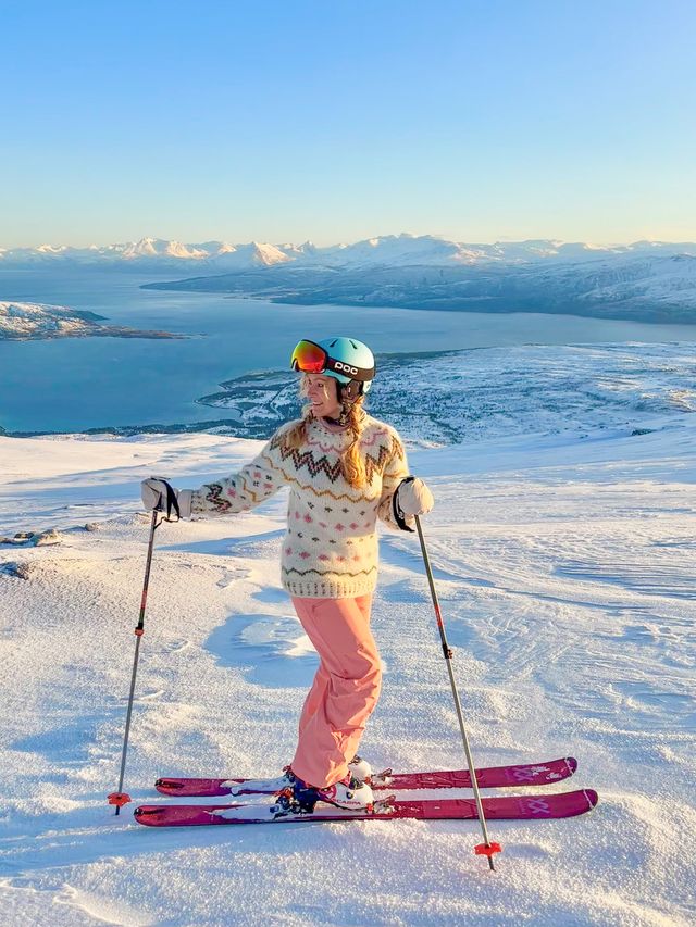 521E-03b Gunni sweater