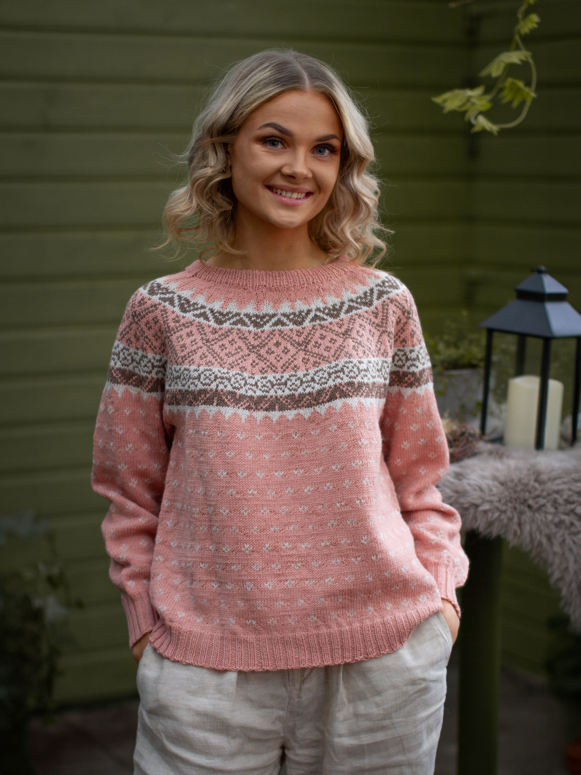 421K-04 HALLERAKER genser dus fersken (Woolevo)