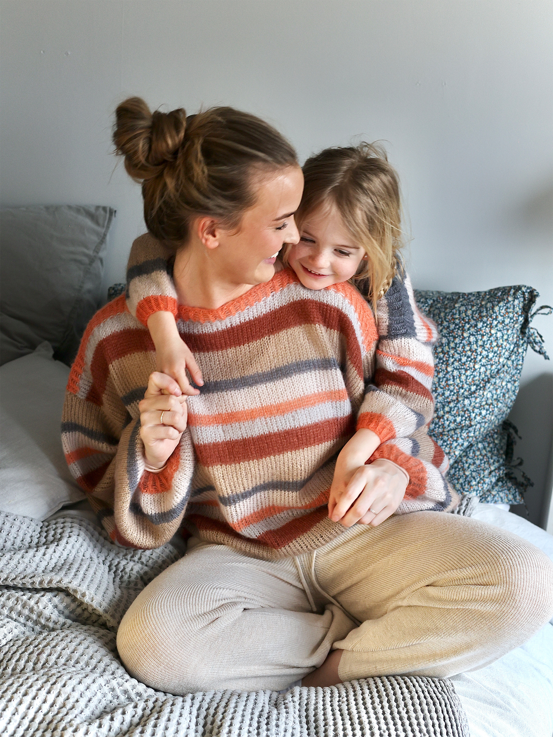 322S-02c HENNIE sweater