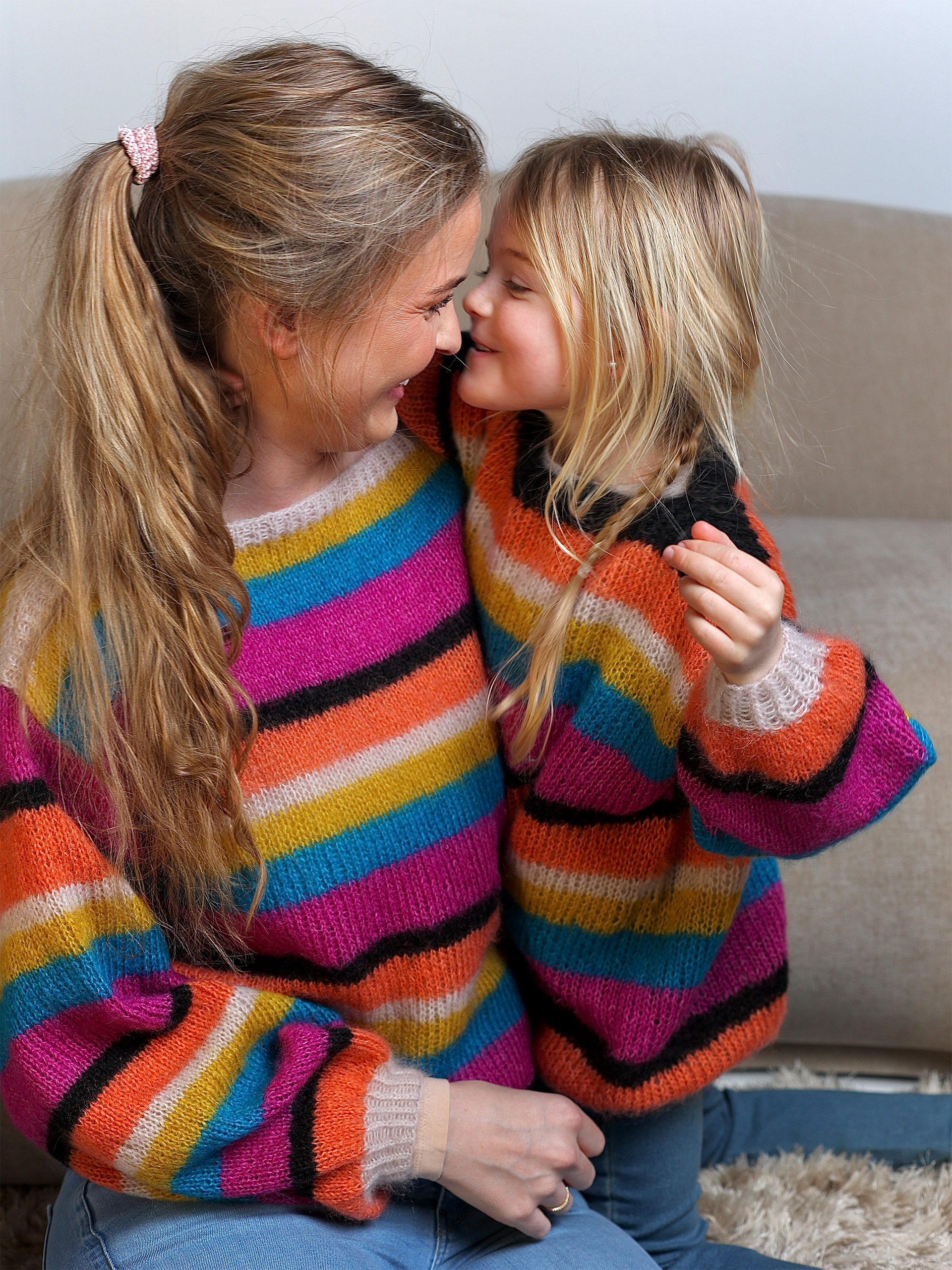 322S-02b HENNIE sweater