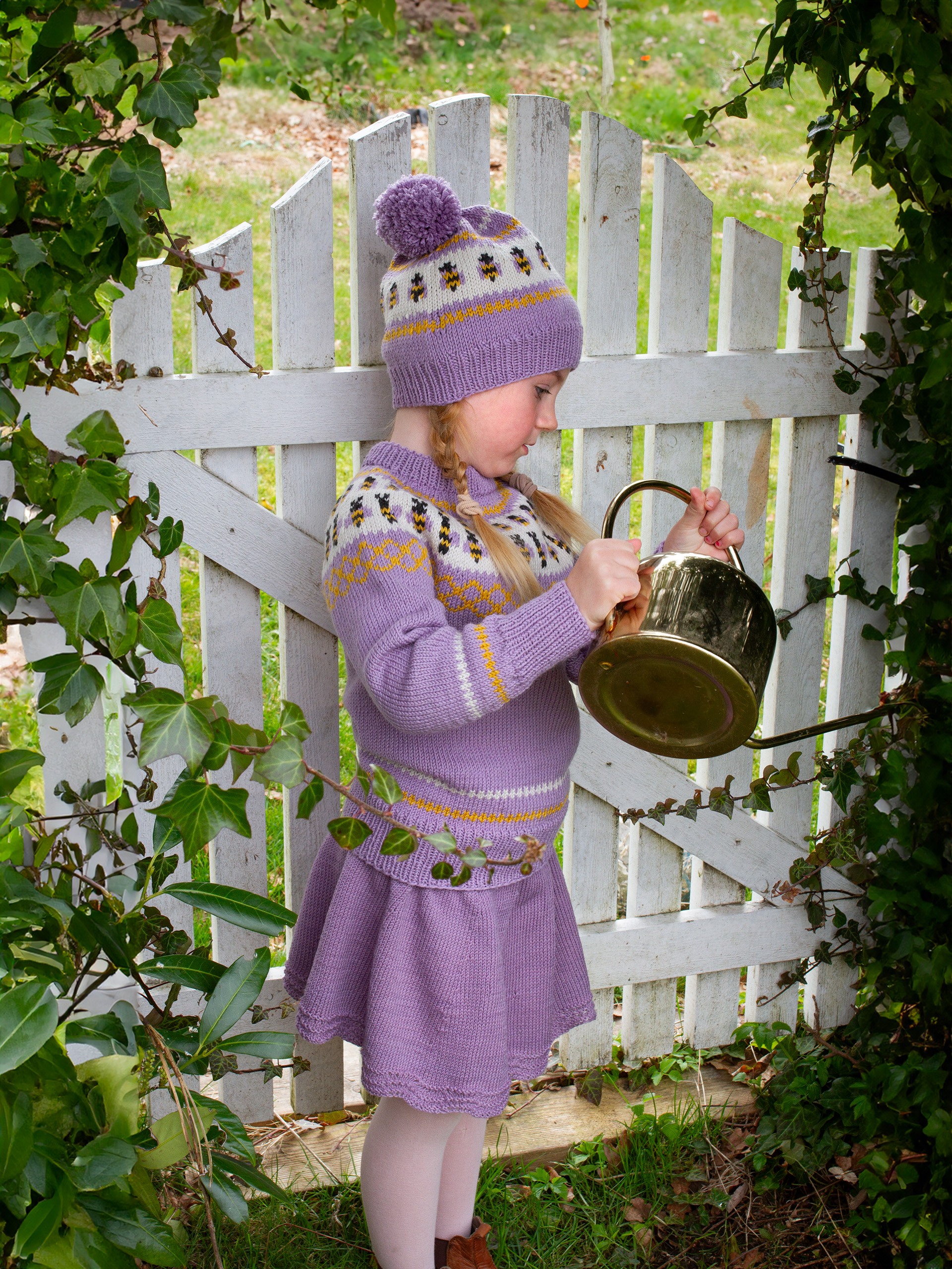 423K-01b HUMLESUS bluse og hue