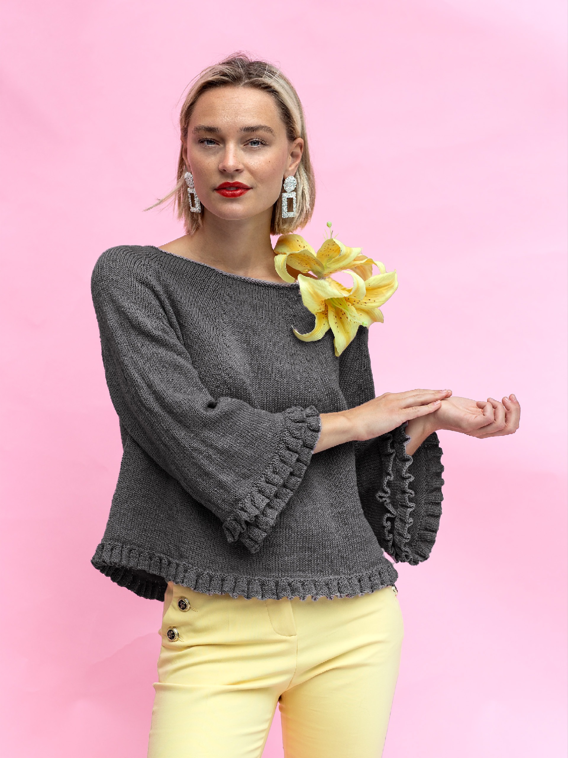 Kort bluse med flæser