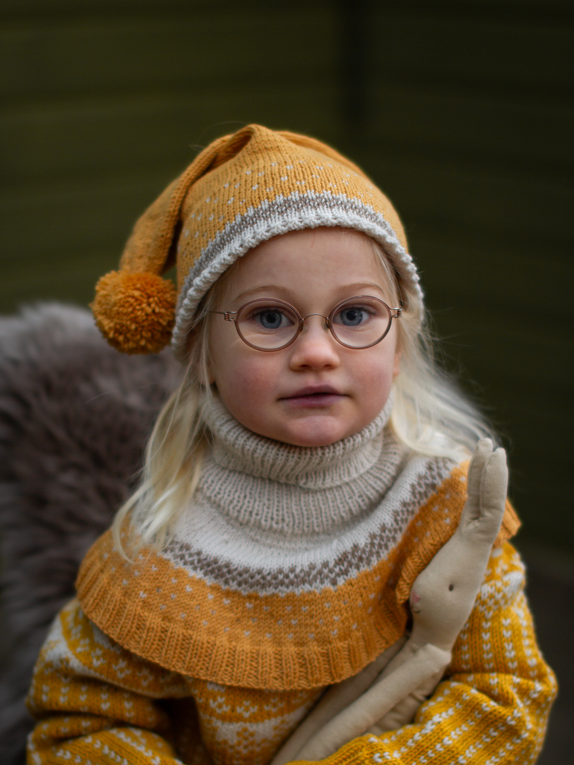 421K-09a LIVLY hue og hals