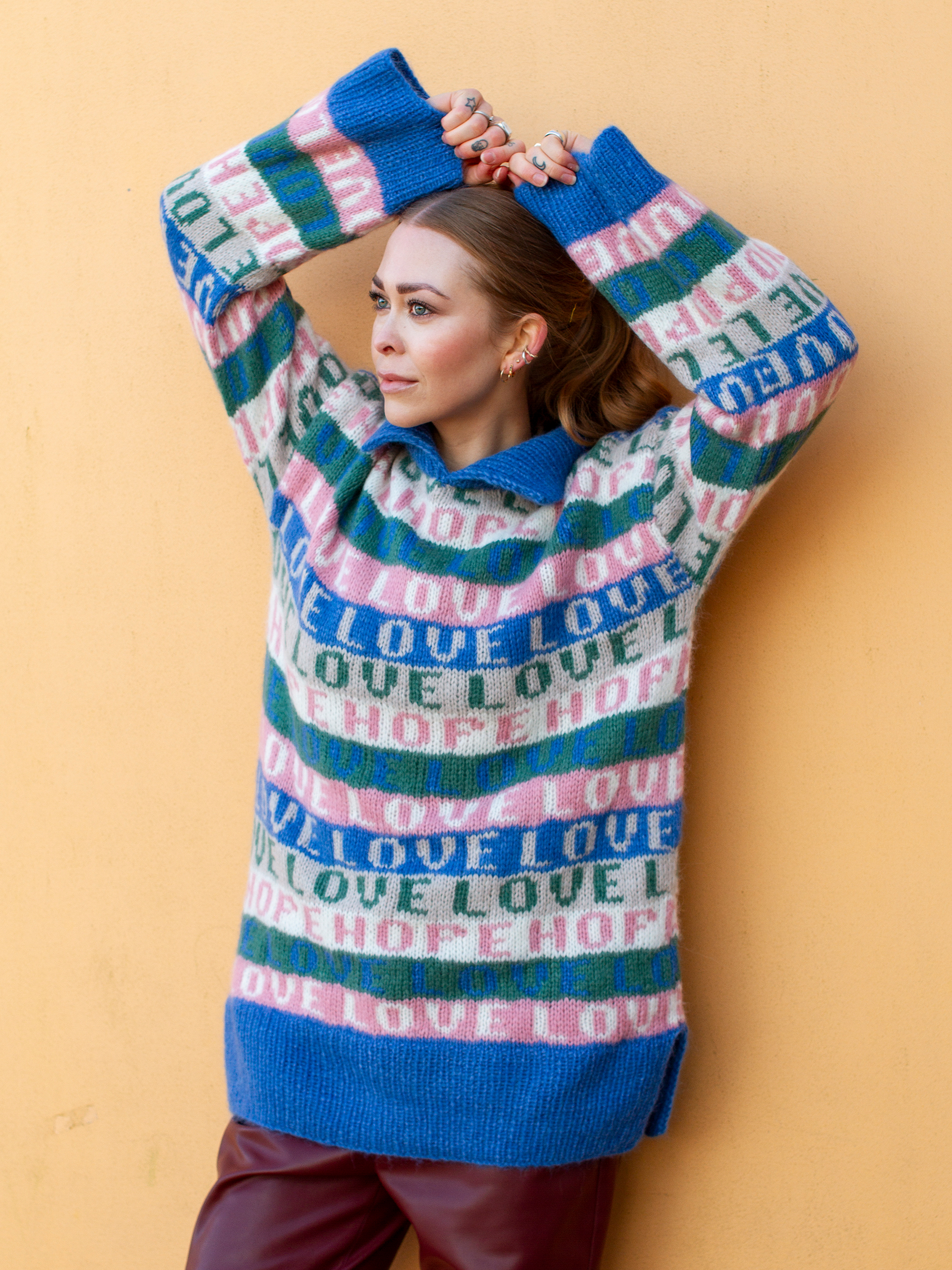 321K-05a LOVE-HOPE sweater