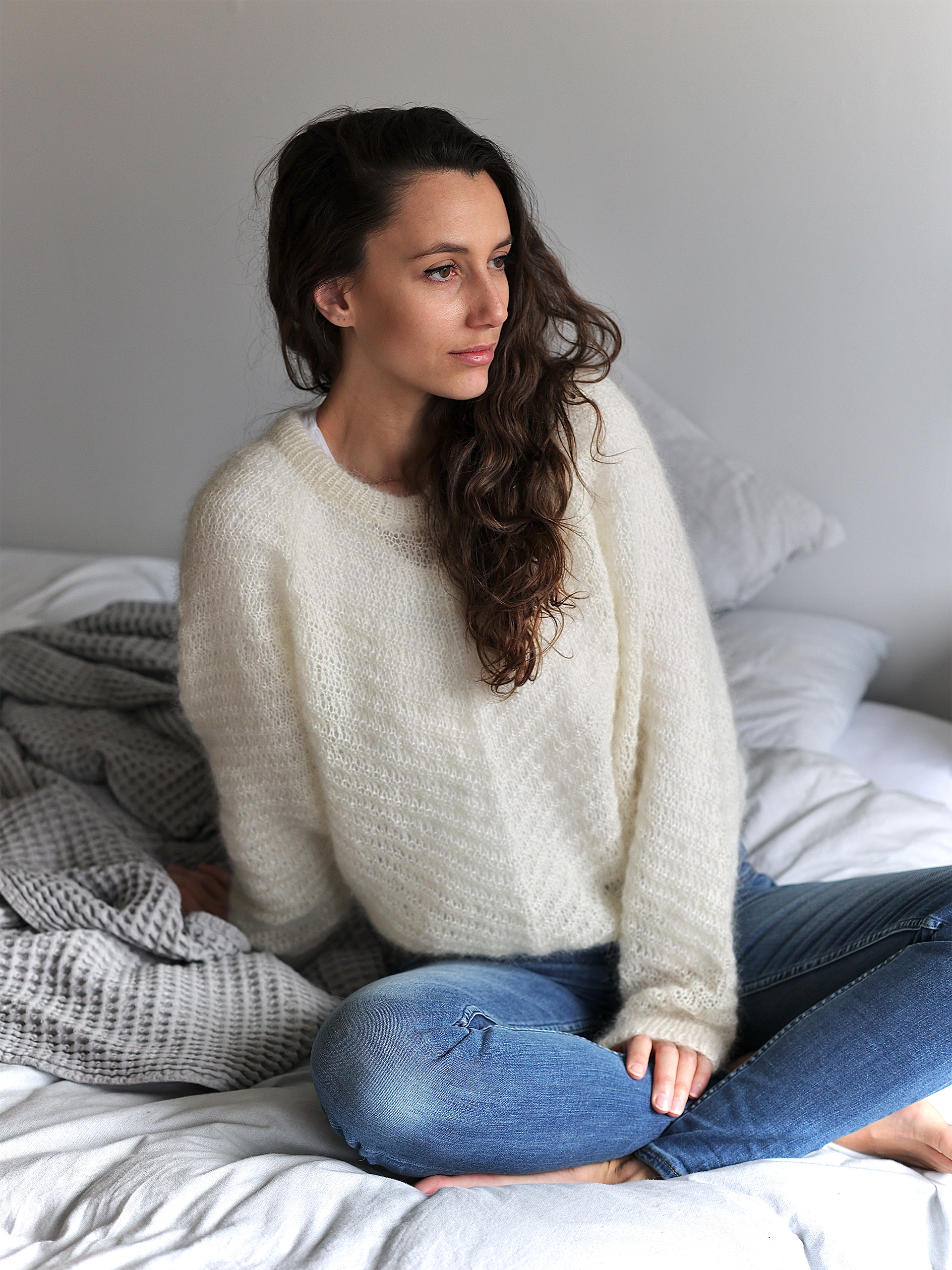 322S-12a MOWENA sweater