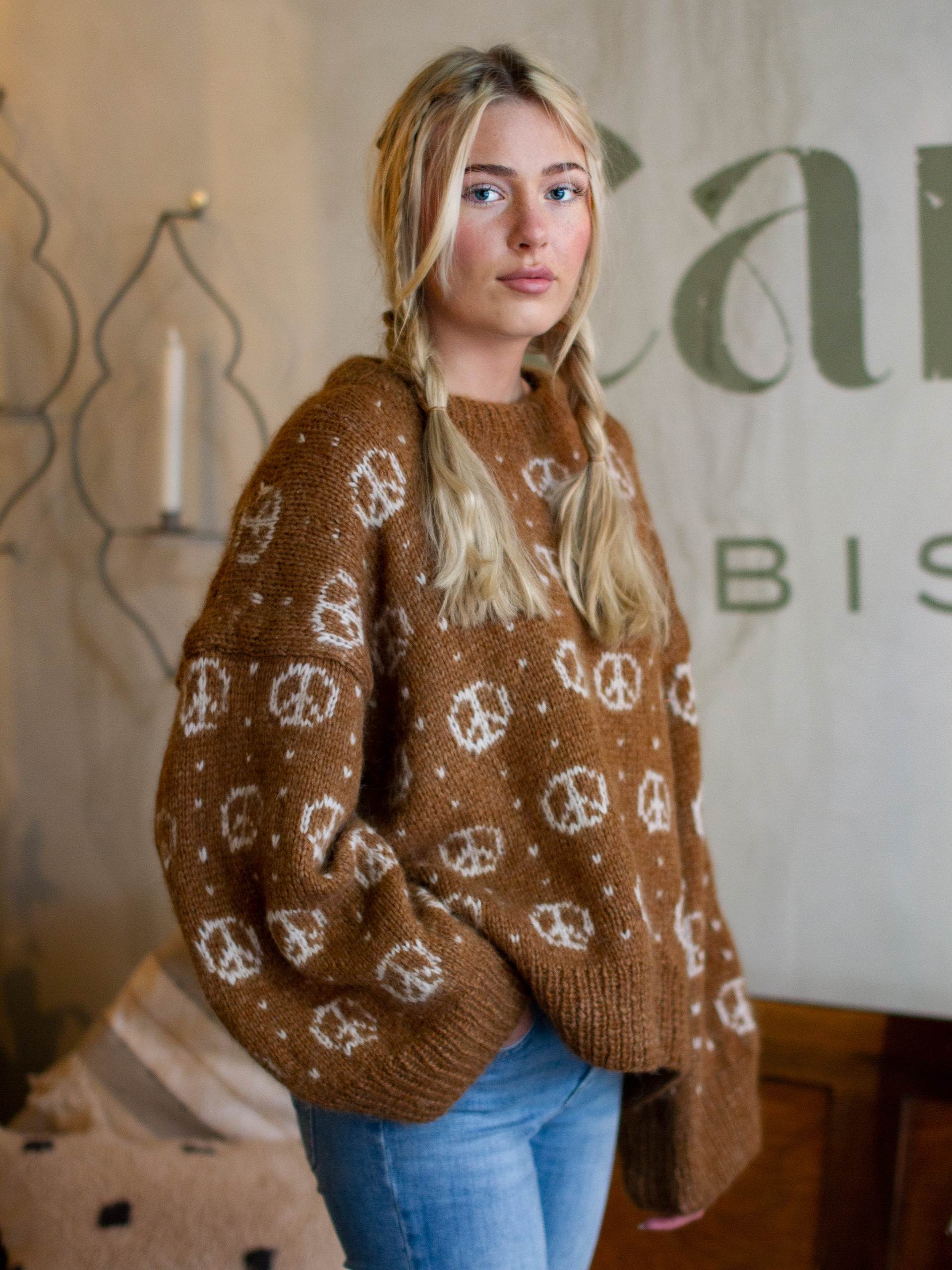 322K-05a PEACE sweater 