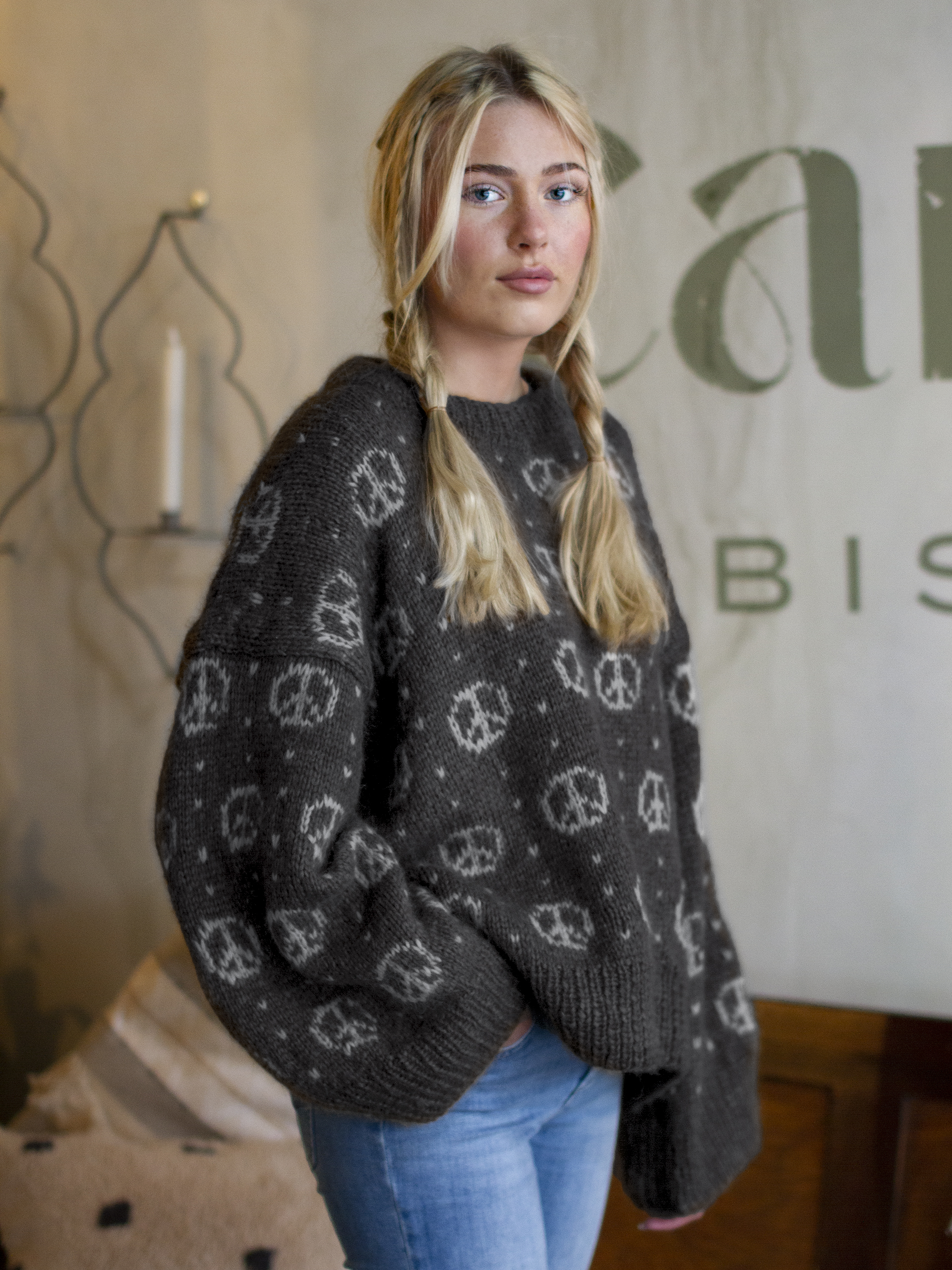 322K-05g PEACE sweater