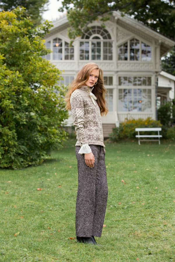 334-01 Peace Sweater