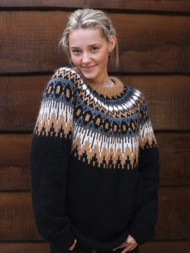STEEN sweater svart