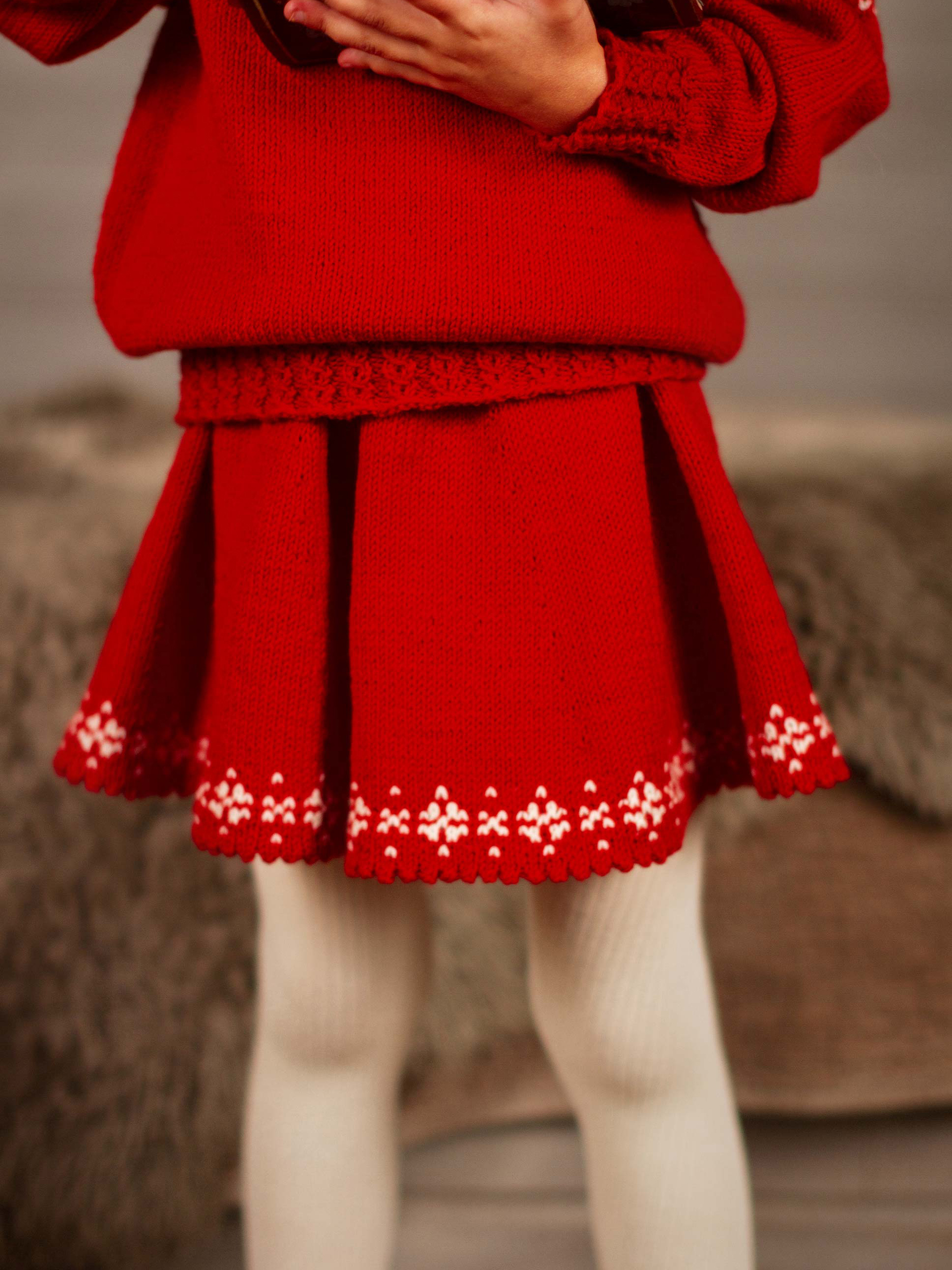 STJERNESKØRT rød/kitt