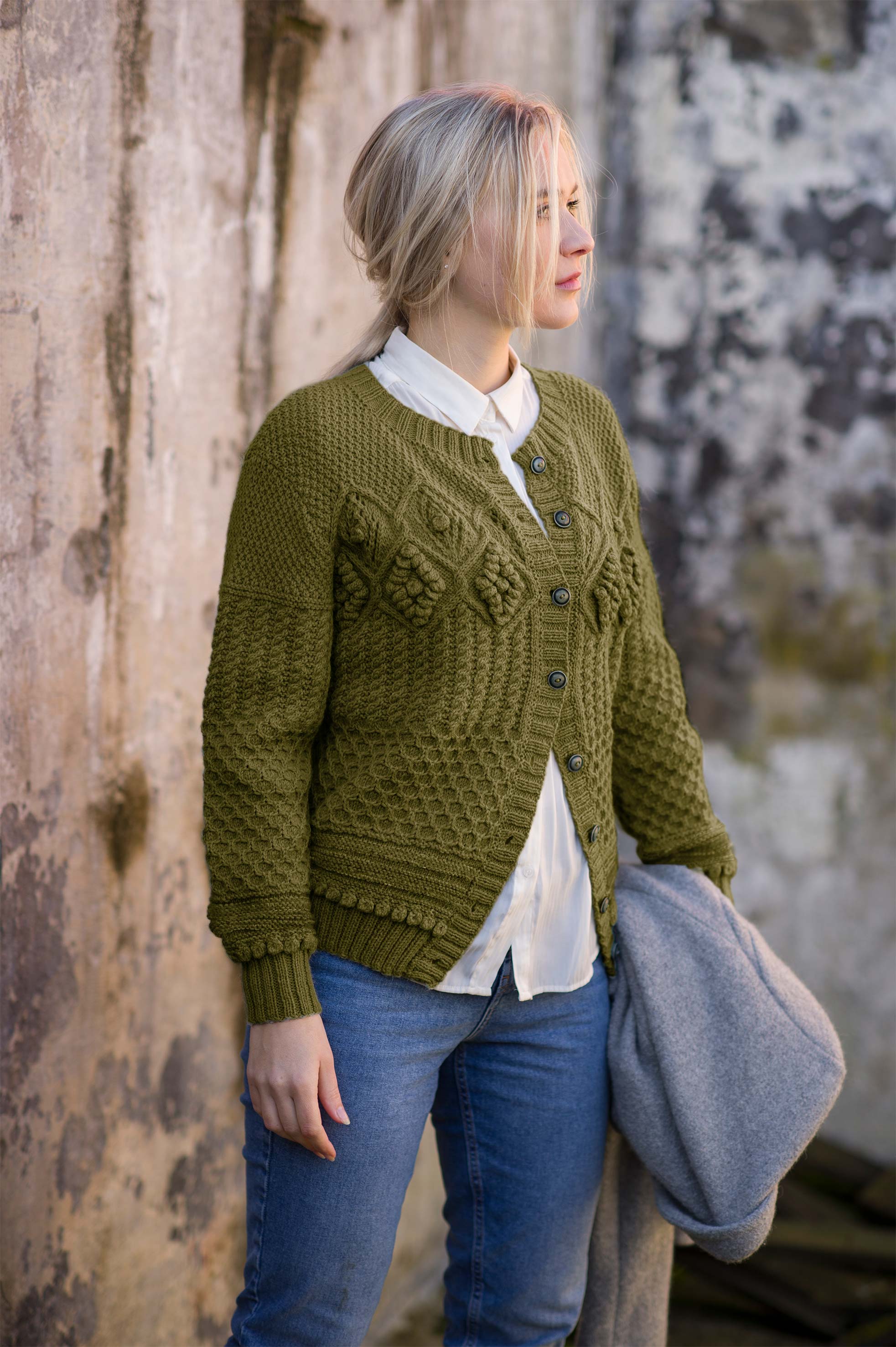 SUZANNE striktrøje olivengrøn