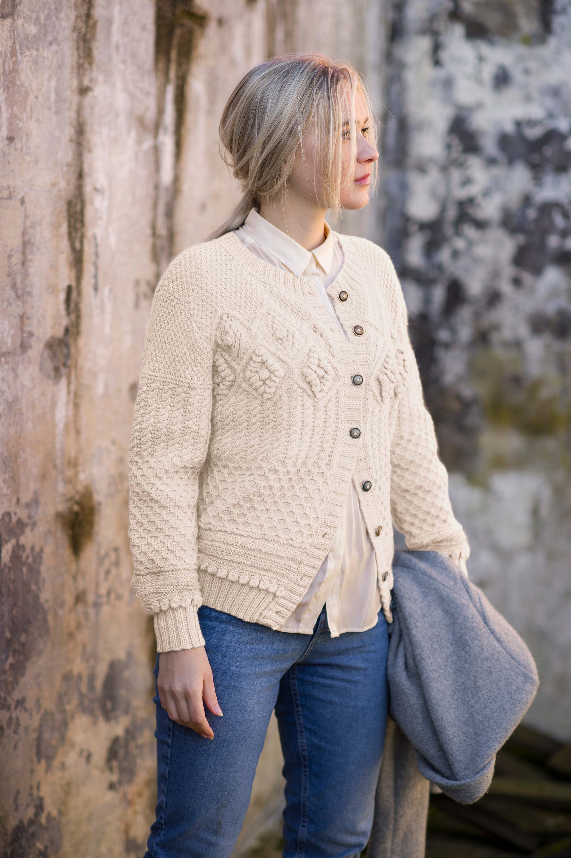 SUZANNE striktrøje støvet natur