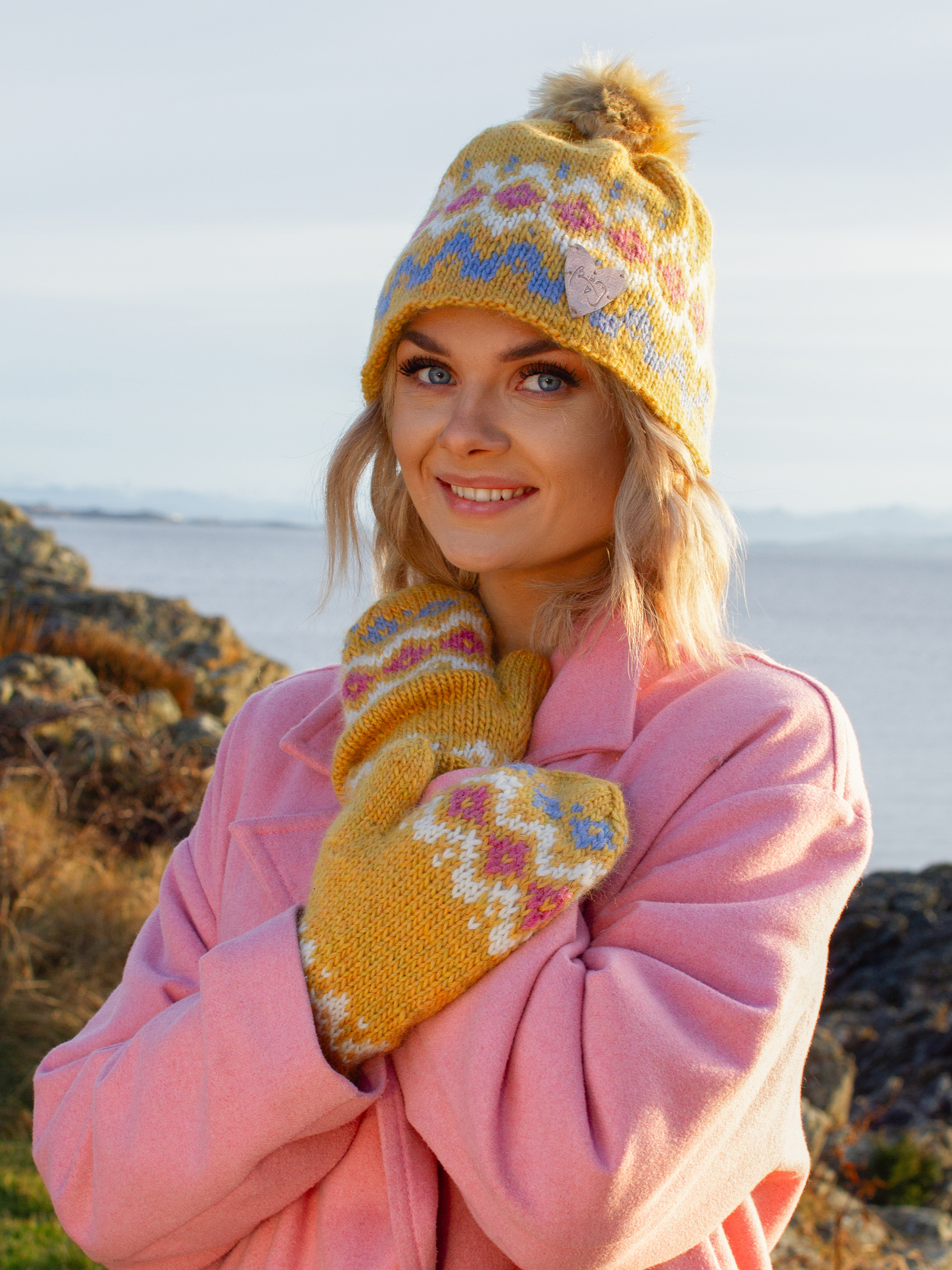 422K-06a VINUR hue og vanter