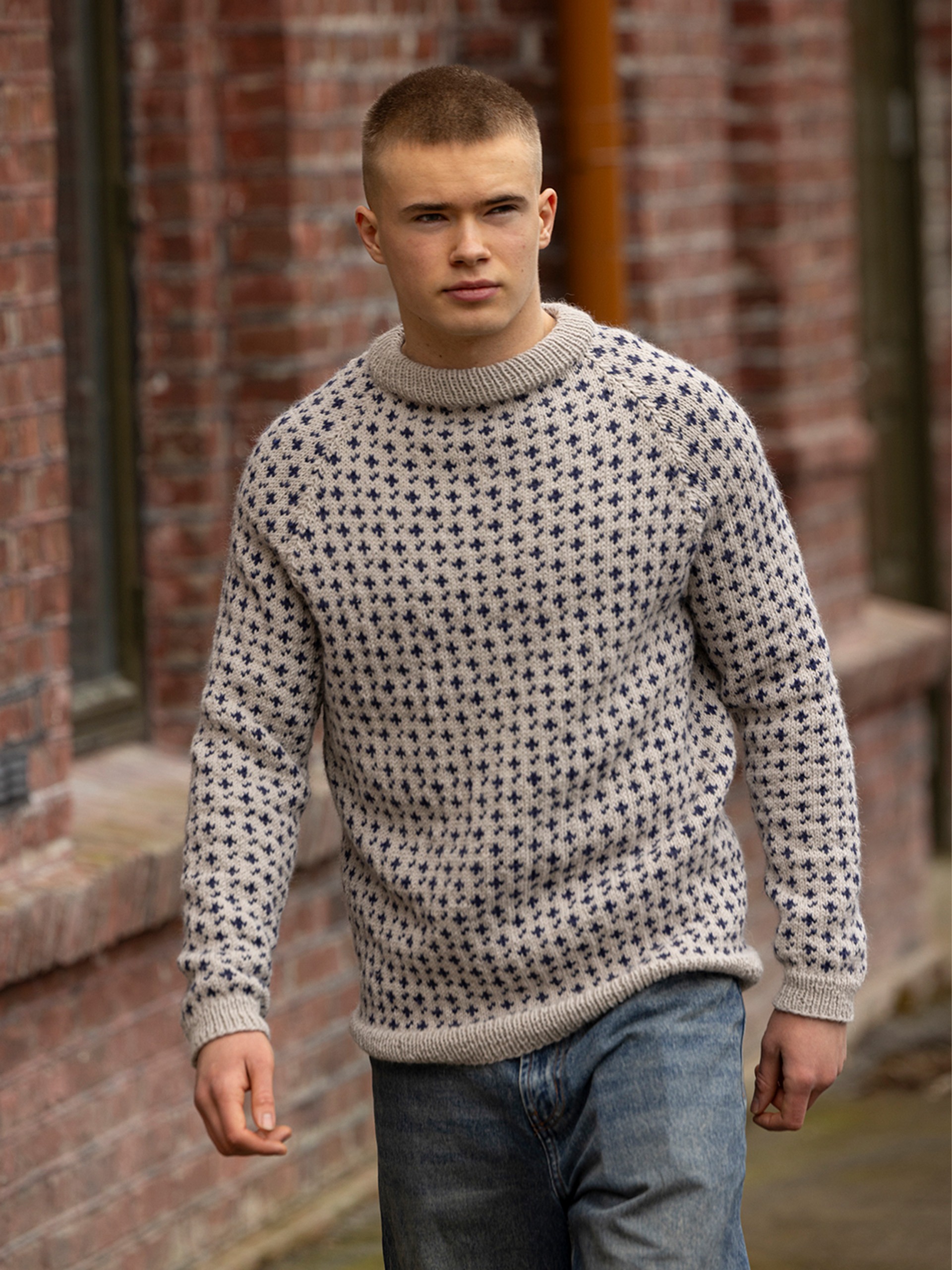 0010-7a Lunde genser