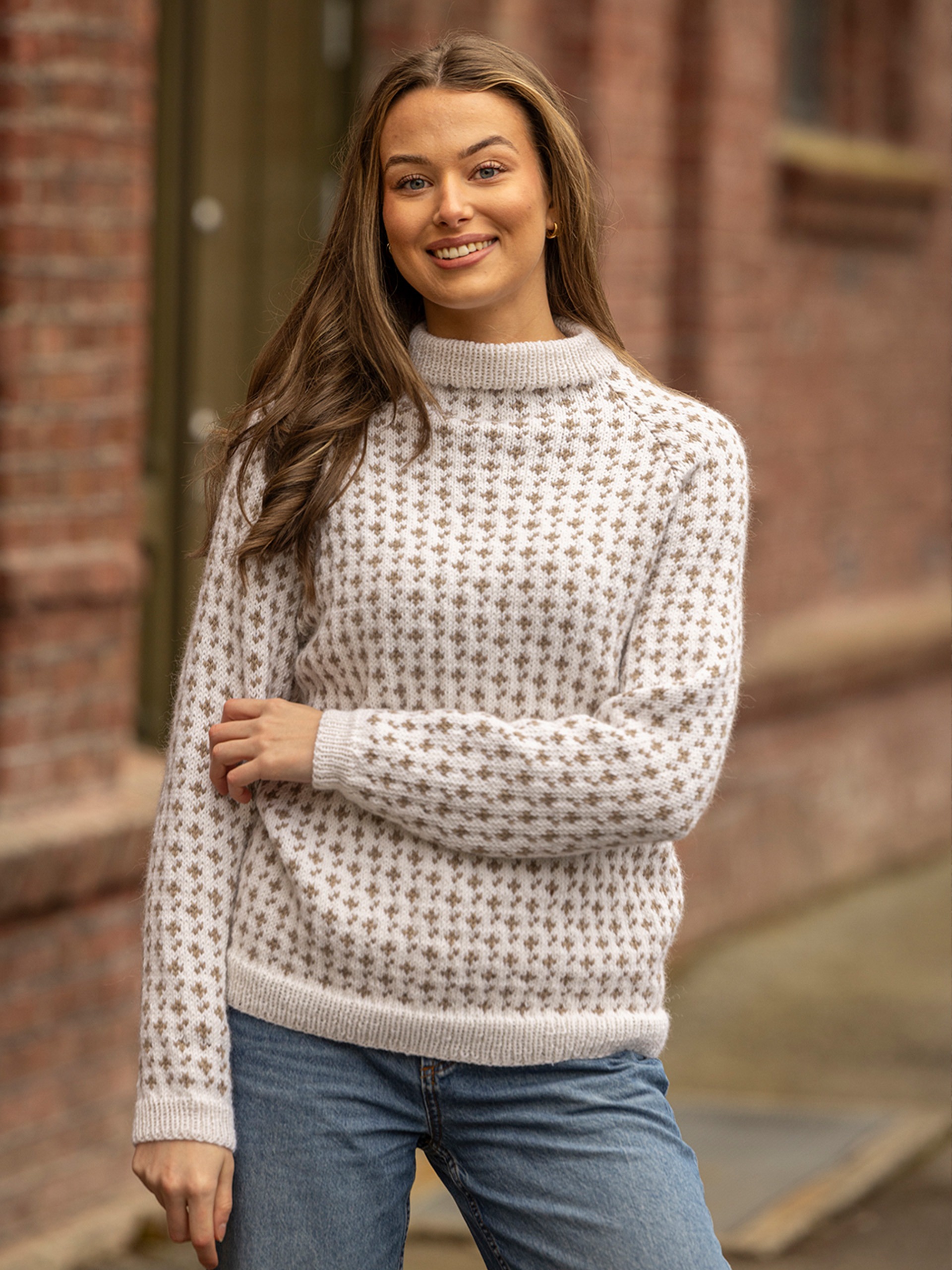 0010-7b Lunde genser