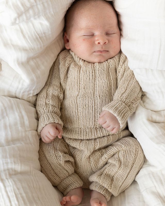 0012-2c Mys-sweater og -bukser