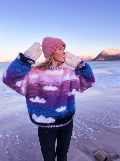 IR 01-02b Skyhigh genser (Soft)