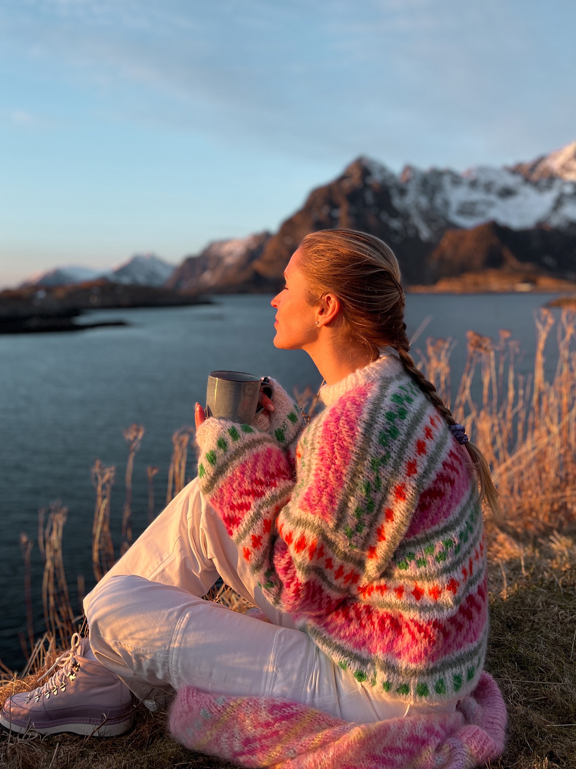 IR 02-04d Hanami sweater (Soft)