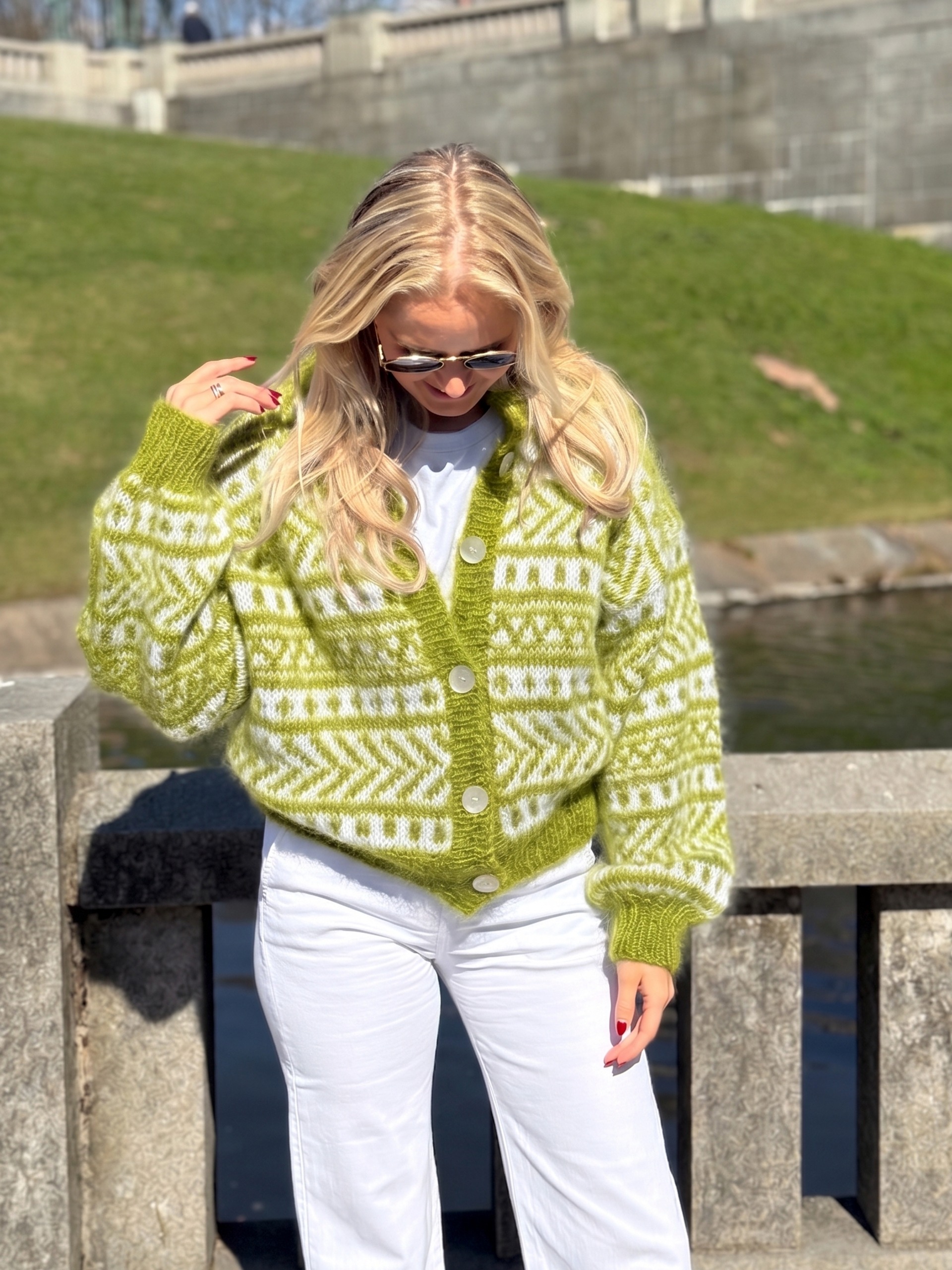 IR 02-08d Hanami raglansweater (Fnugg in Florence)