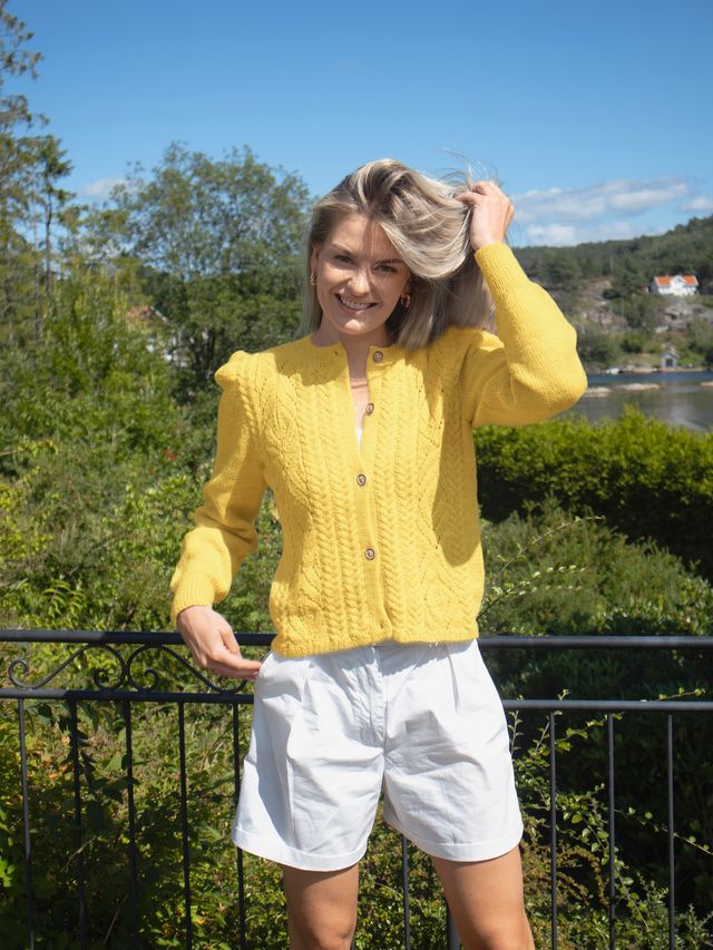 130-03m Tresser cardigan (Sterk)