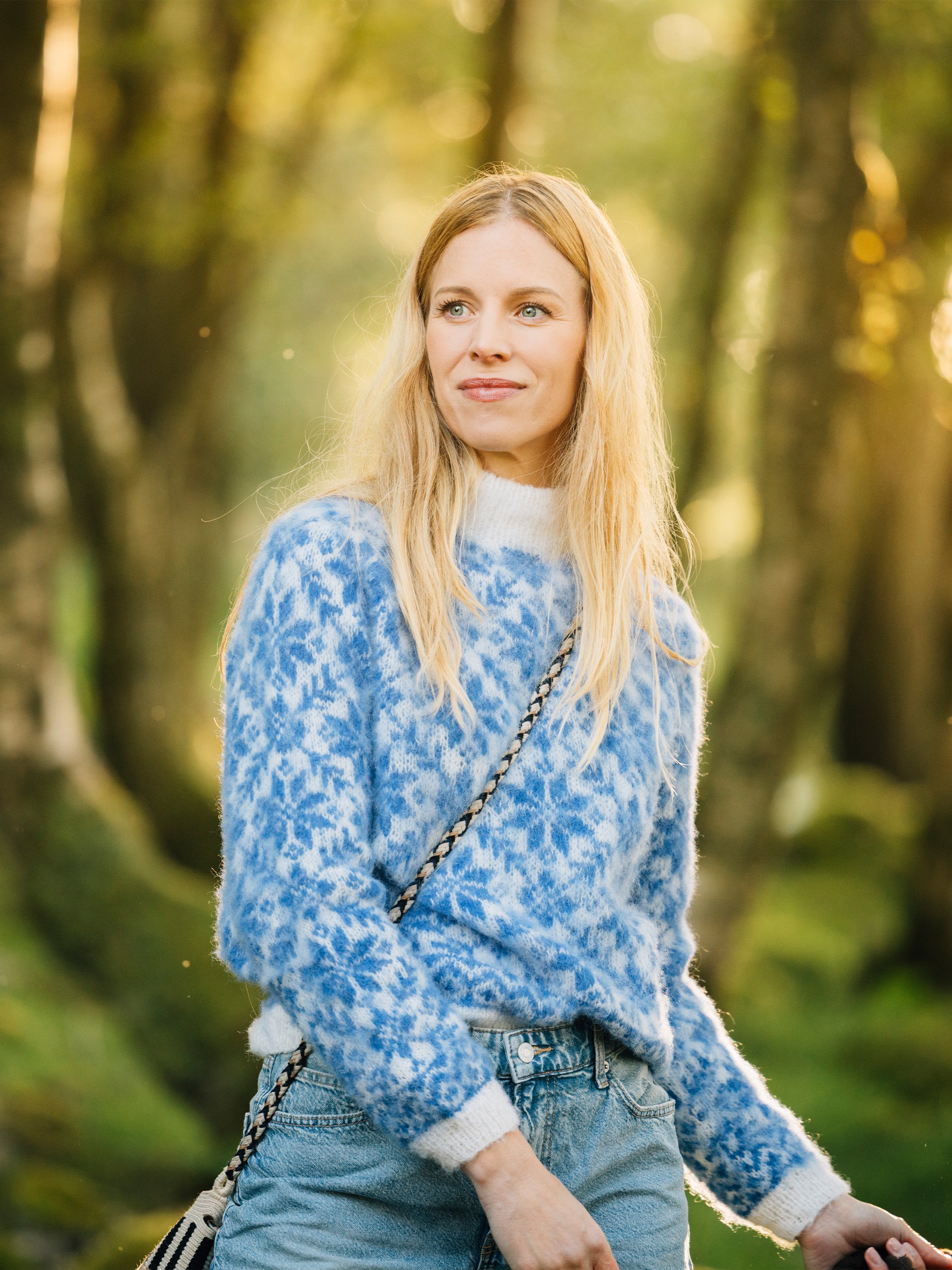 137-01b Carly genser