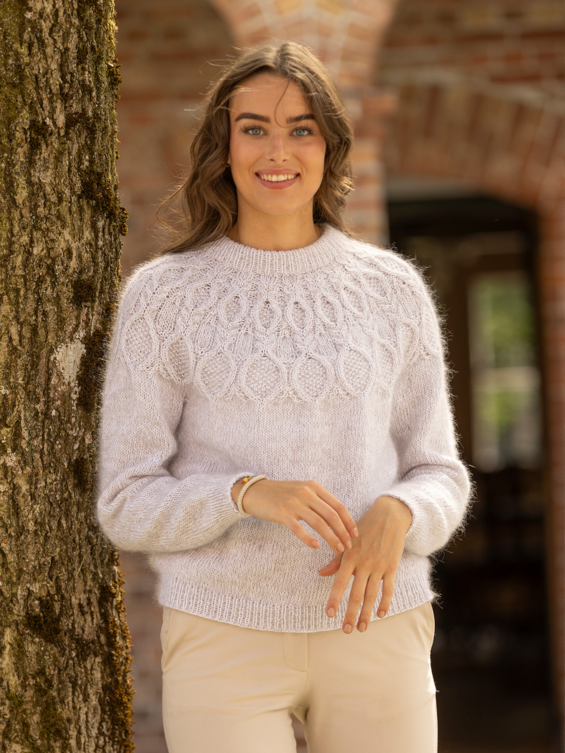 2425-10b Eloise genser