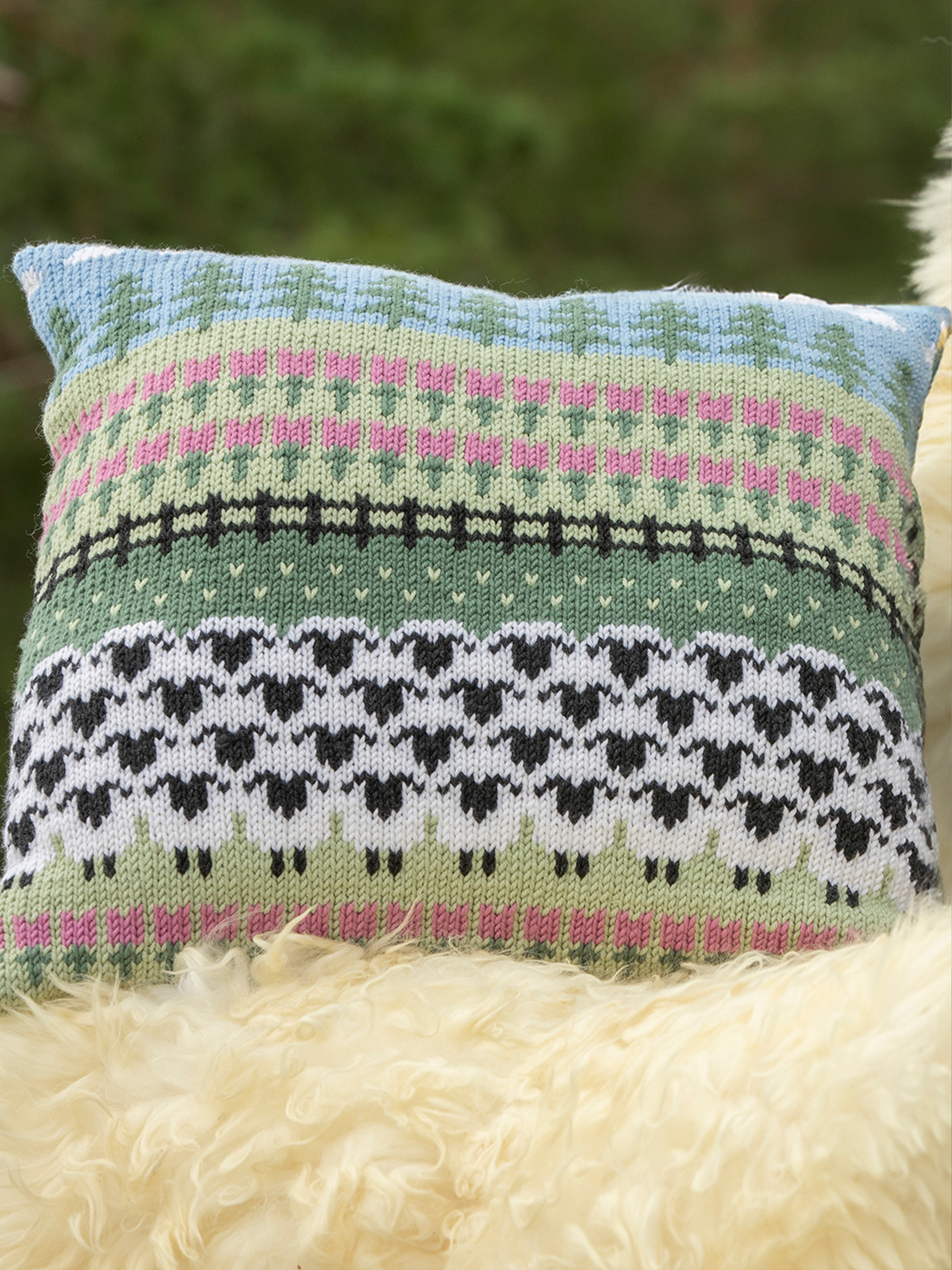 2427-17a Flokken på ferie pute