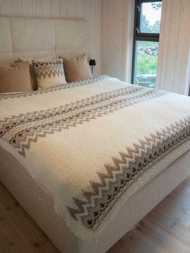 2427-5 Kathrine pledd