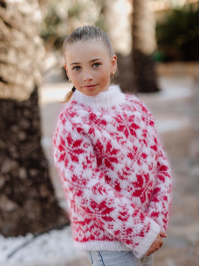 26-02a Carly børnegenser (Mohair)