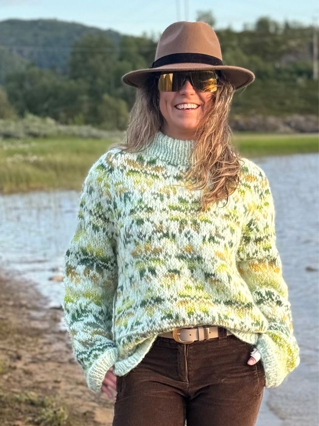 316-24a Carly genser (Soft + Pretty Print)