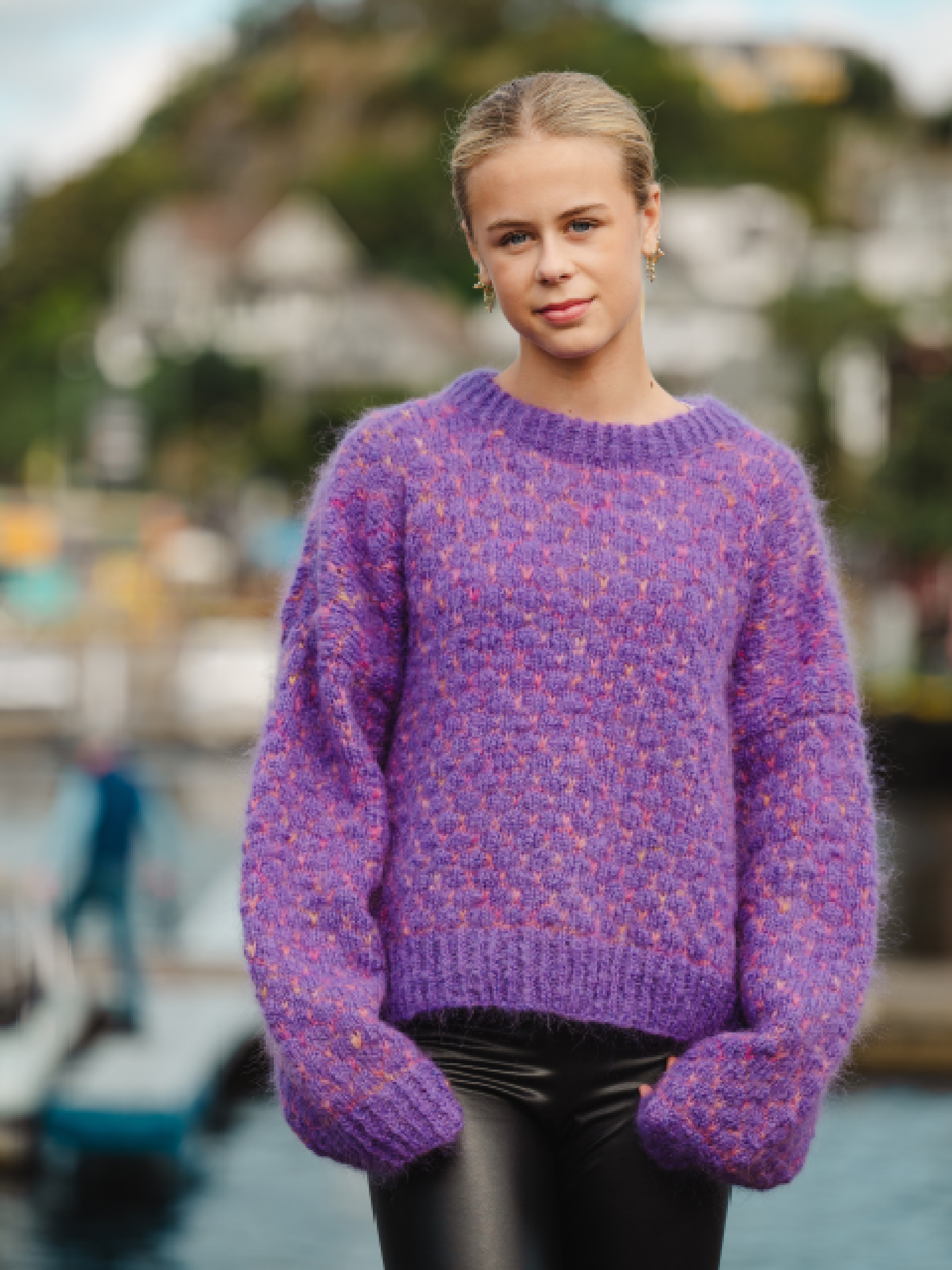 09-08b Bumble genser