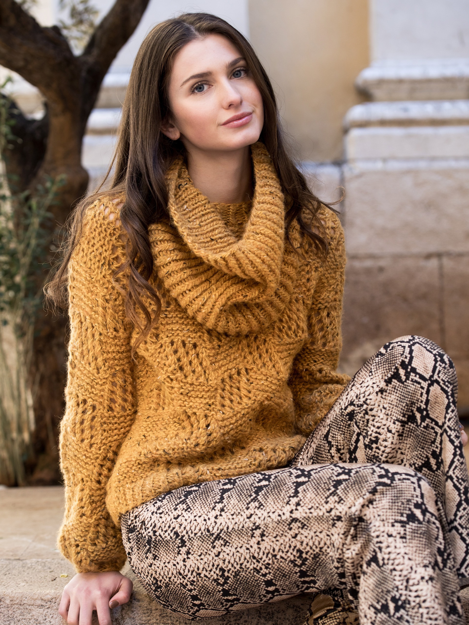 66-04 Bakhtiar Sweater og Hals Gul