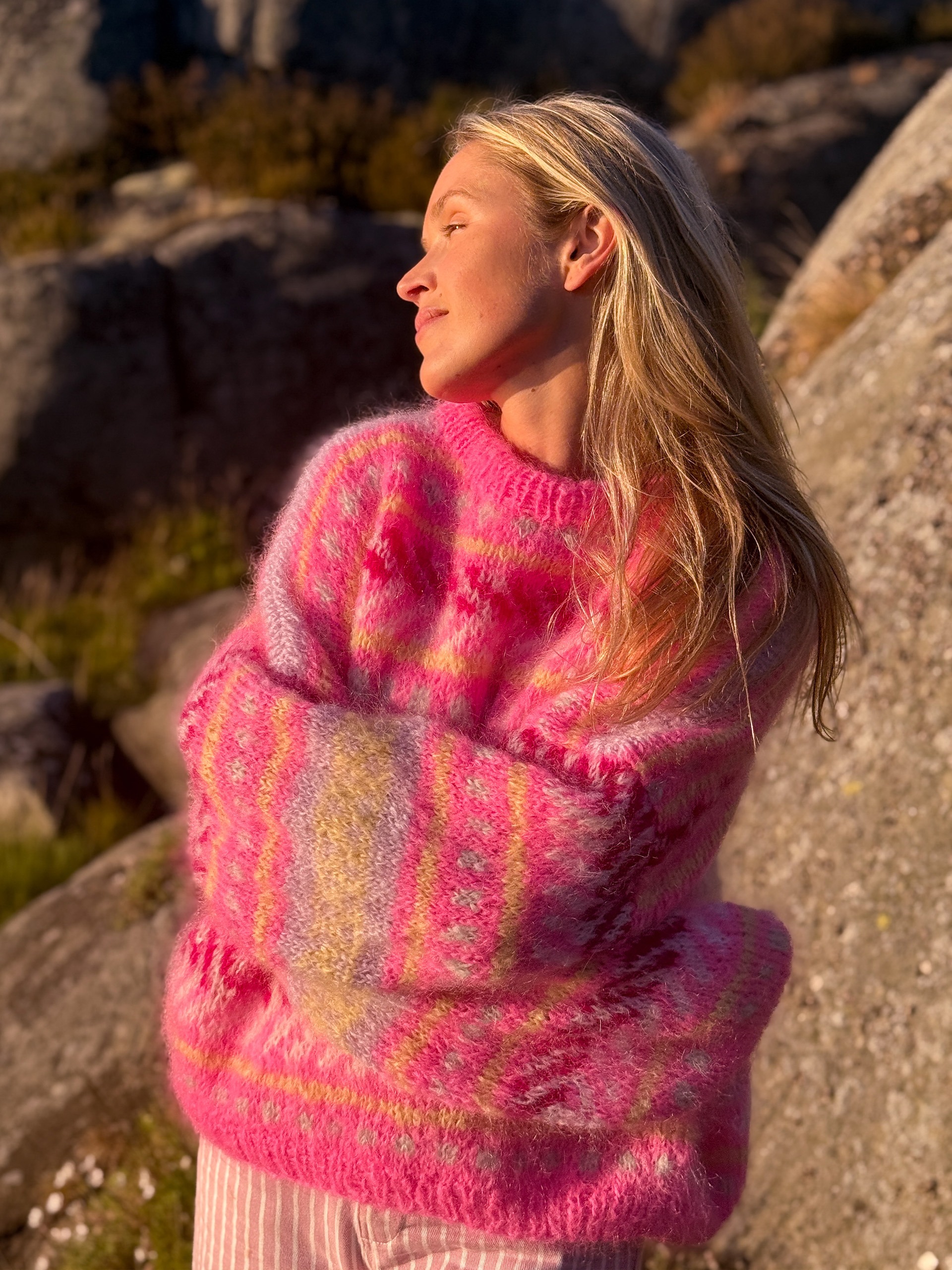 IR 02-02d Hanami sweater (Soft)