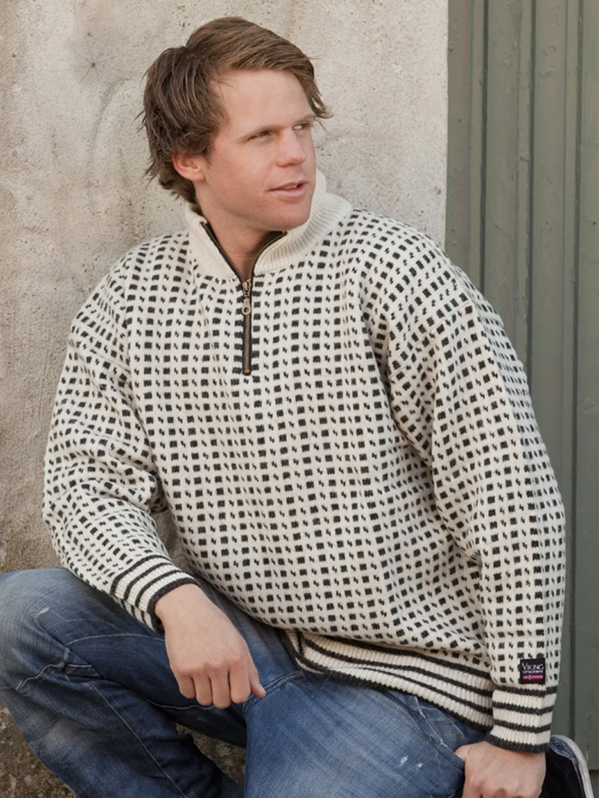 Str. M – Islender uldsweater med fleece i halsen